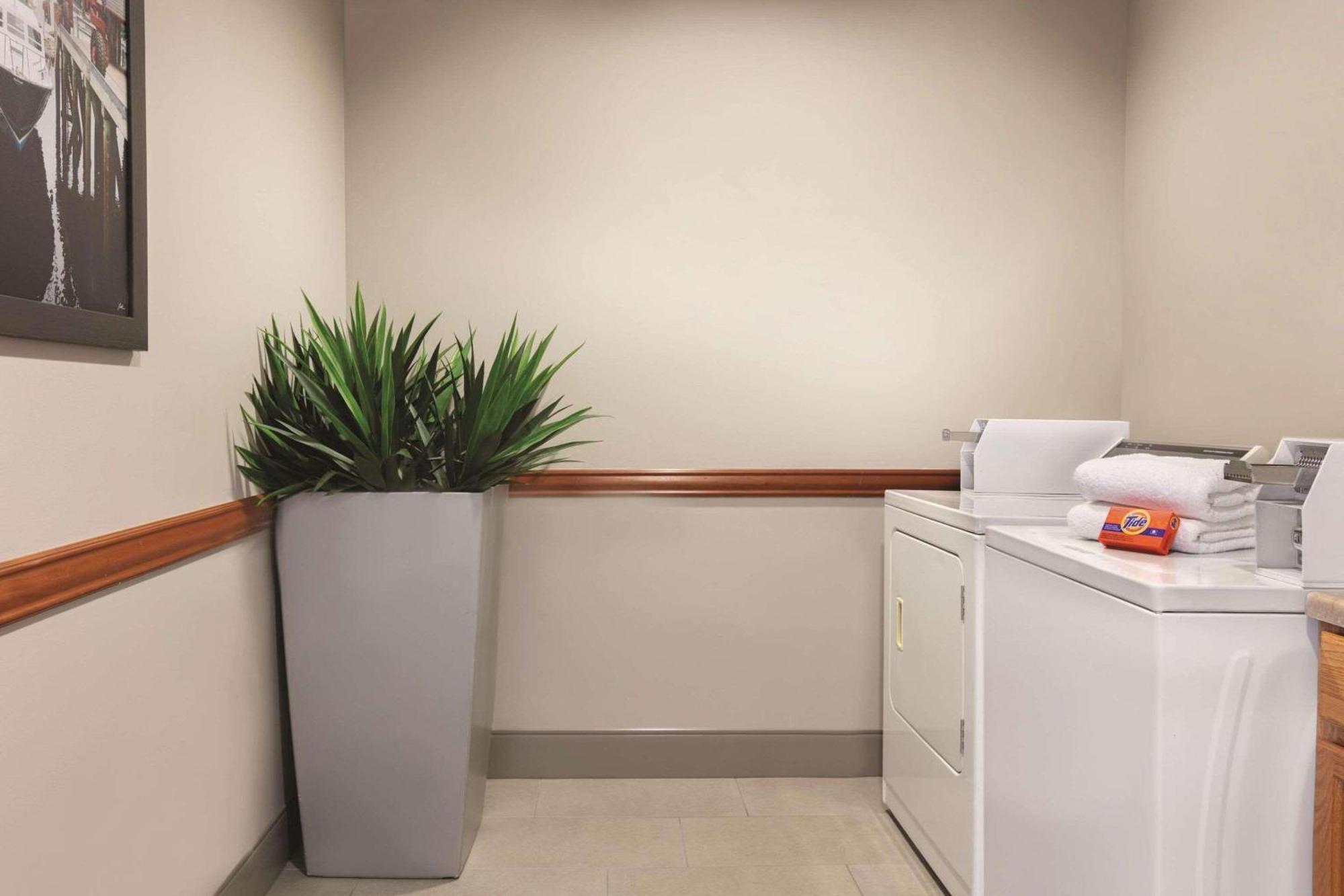 Country Inn & Suites By Radisson, Port Clinton, Oh Экстерьер фото